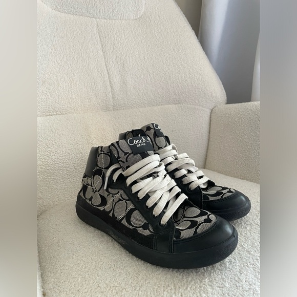 Y2K Vintage Coach Monochrome Signature High-Top Sneakers size 7 worn once - Picture 2 of 4